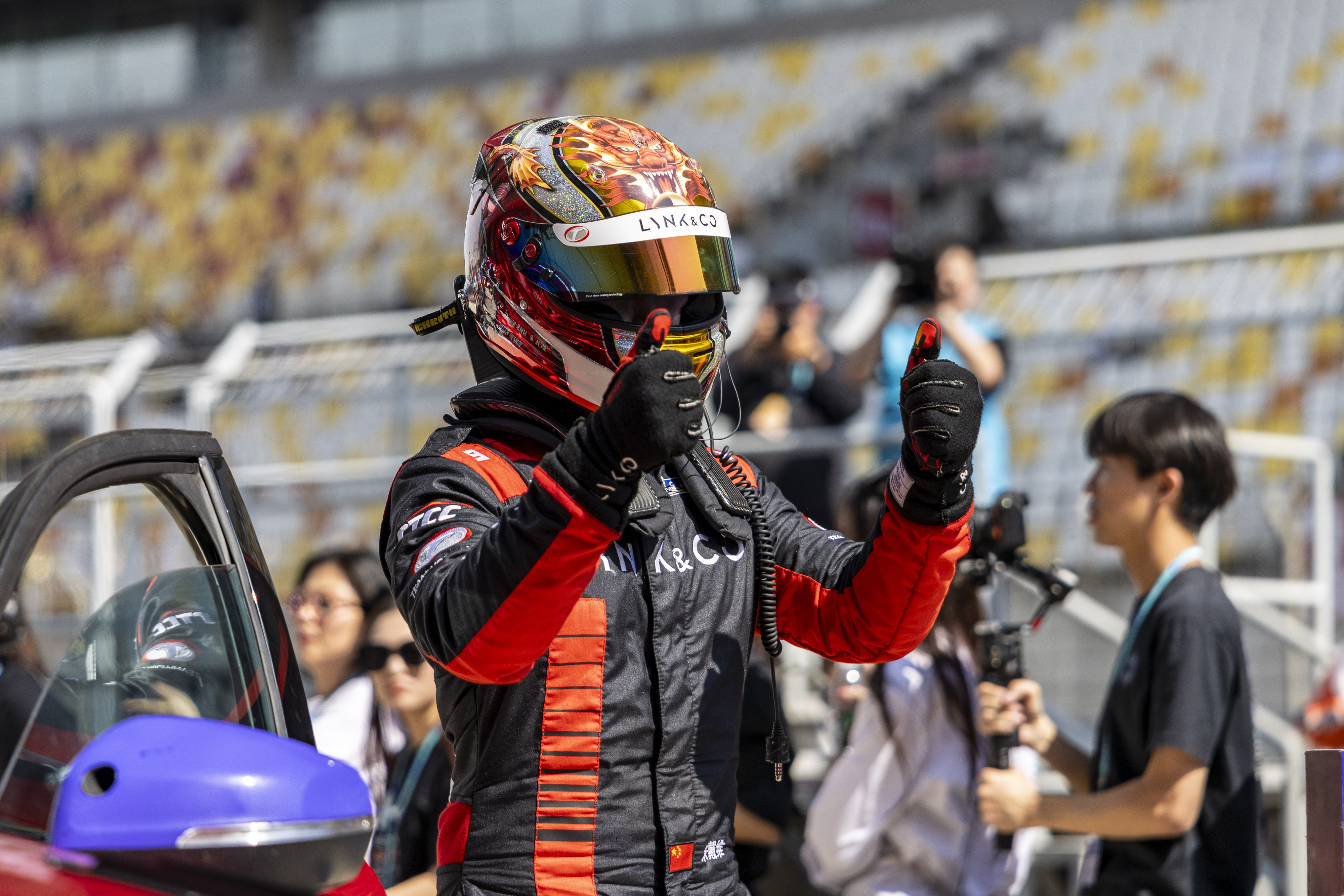 Lynk & Co 03+ TCR Wins on Debut